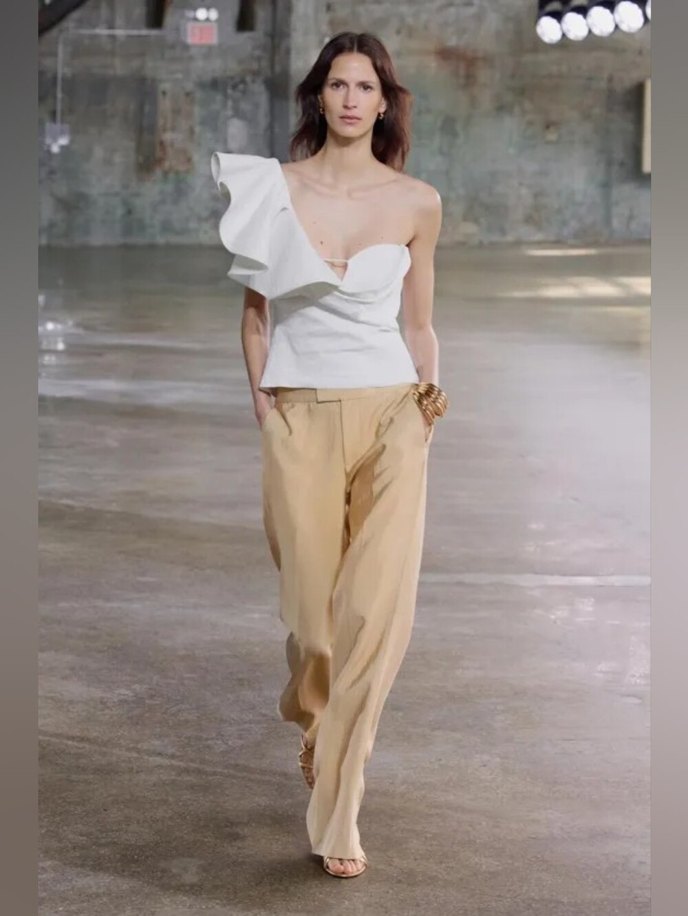 Zara White One-Shoulder Ruffle Top - Picture 3 of 9